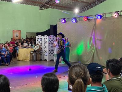 ParÃ³quia Imaculada ConceiÃ§Ã£o do Porto Barreiro realizou a escolha da Princesa do Leite e Cowboy Estiloso